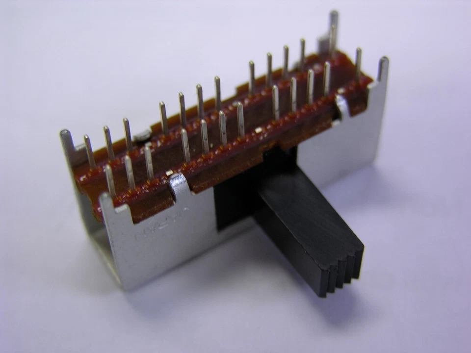 5 3-позиционных выдвижных переключателей Alco / Tyco MSS-6350R / 9-1437576-4 6P3T R/A - Изображение 1 из 1