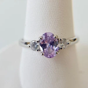 10k Solid White Gold Three Stone Sparkly Purple & Clear CZ Band Ring Size 7 - Picture 1 of 6