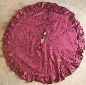 Martha Stewart Christmas Tree Skirt Burgundy Pine Cone Ruffled Feathered 50” - Picture 1 of 5