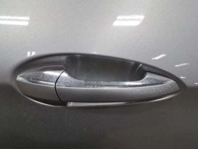 Manija de puerta trasera exterior lado pasajero Rh 2017 Qx30 Sku#4039768 Foto 1 de 4