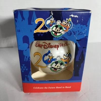 Adorno de vidrio del milenio Walt Disney World 2000 Mickey Minnie Pluto Goofy Foto 1 de 4