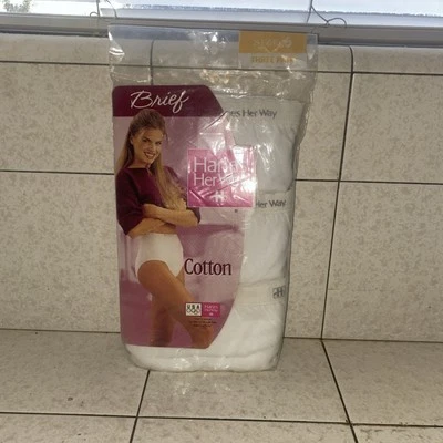 Vintage 90’s Women Hanes Her Way Briefs 100% Cotton Underwear 3 Pack Size 6 - Image 1 of 2