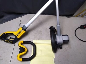 DEWALT Cordless Lawn Edger 7.5" 20V MAX Rechargeable Tool Only - Picture 1 of 2
