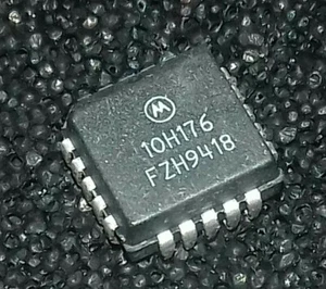 1pcs MC10H176FN HEX D MASTER −SLAVE FF - Picture 1 of 1