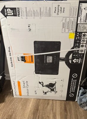 Proform  Sport CX Exercise Bike Never Been Used Foto 1 de 4