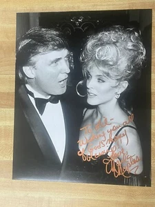 Marla Maples handsigniertes signed Foto mit Trump 8”x10” - Bild 1 von 3