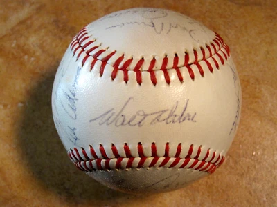 1970/71 DODGERS WALT ALSTON STEVE GARVEY 19 TEAM SIGNED AUTOGRAPHED BALL PSA - Image 1 of 4