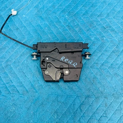 Actuador de bloqueo de pestillo de maletero BMW 650i 2012-2017 OEM 51247191212 Foto 1 de 4