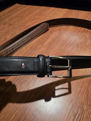 Tommy Hilfiger 皮革腰带 58 60 涂层手工制作黑色 TAEC — 第 1/4 张图片