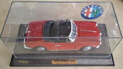 TOGI ALFA ROMEO GIULIETTA SPIDER 1300, scala 1/24, SPLENDIDE CONDIZIONI IN TECA - Immagine 1 di 4