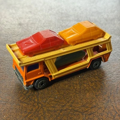 Vintage Matchbox No11 Car transporter with Cars Great Condition - Image 1 of 3