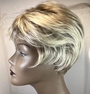 New Wig Never Worn Light Blond Bob Pixie With Highlights. 0143A2 - Picture 1 of 7