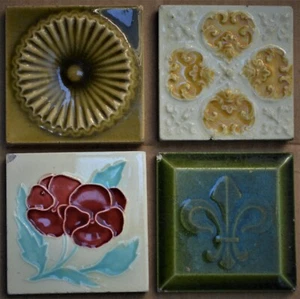 EUROPEAN ANTIQUE ART NOUVEAU MAJOLICA 4-SET TILE C1900 - Picture 1 of 3