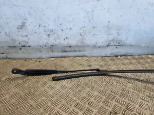 FIAT 500 LOUNGE WIPER ARM FRONT RIGHT 1.2L PET HATCHBACK 2018 WIPER ARM - Picture 1 of 9