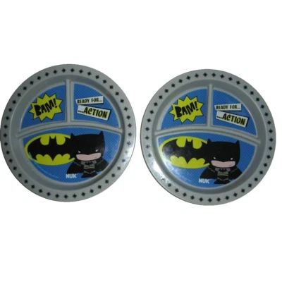 NUK Liga de la Justicia Placas Divididas Batman Juego de 2 Listo para Acción Bam!  7,25" Foto 1 de 4
