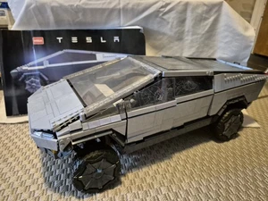 Mega Bloks Tesla Cybertruck - Picture 1 of 1