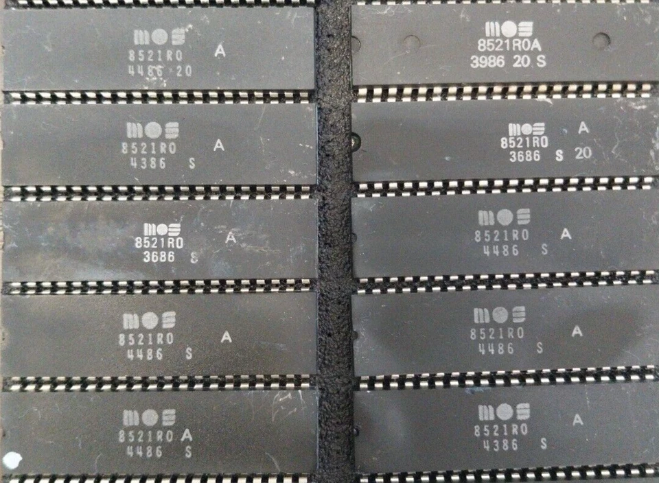 1x MOS 8521 R0 (6526) Commodore 64/128 CIA. TESTED. UNCUTTED pins. Best CIA - Image 1 of 1