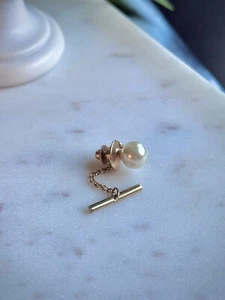 MAD MEN Vintage Faux Pearl Tie Tack Lapel Pin with Gold-Tone Safety Chain - Picture 1 of 6