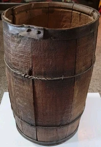 Large VTG Primitive Rustic Wooden Wire Metal Nail Keg Barrel  18" Tall X 10" Dia - Bild 1 von 12