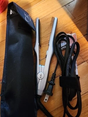 The Croc Classic Silver Titanium Flat Iron Hair Straightener  Ion  - Image 1 of 4