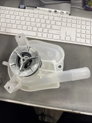 Maytag Water Pump (35-6780) - Image 1 of 3