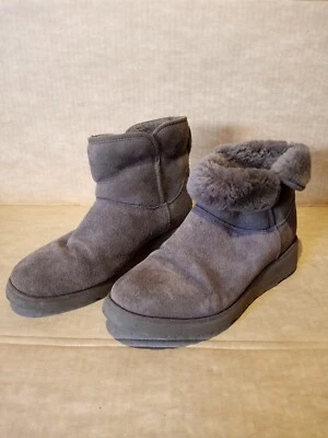 Botín Corto Ugg Kristin Cuña Piel de Oveja Tobillo Gamuza Beige 1012497 Talla US 7 Foto 1 de 4