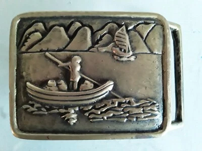 Hebilla de cinturón de latón macizo vintage escena de velero y bote de remos 2 x 2,75" pesado Foto 1 de 4