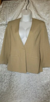 Blazer feminino ACADEMY AWARD ROUPAS DOURADO SEM COLARINHO TAMANHO GG 2700 - Imagem 1 de 4