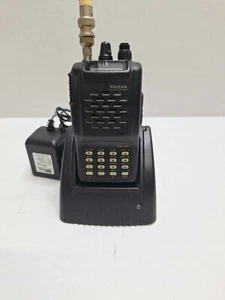 Yaesu Vertex VX-150 avec chargeur - Photo 1/14
