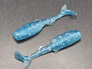 (16) - 2" Mighty Minnow "Agua de Hielo" GRUBS CEBO PLANTILLAS CRAPPIE PANFISH - Imagen 1 de 3