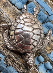Sterling Silver Sea Turtle Pendant w moving legs, head, & tail on an 20" Chain - Picture 1 of 4