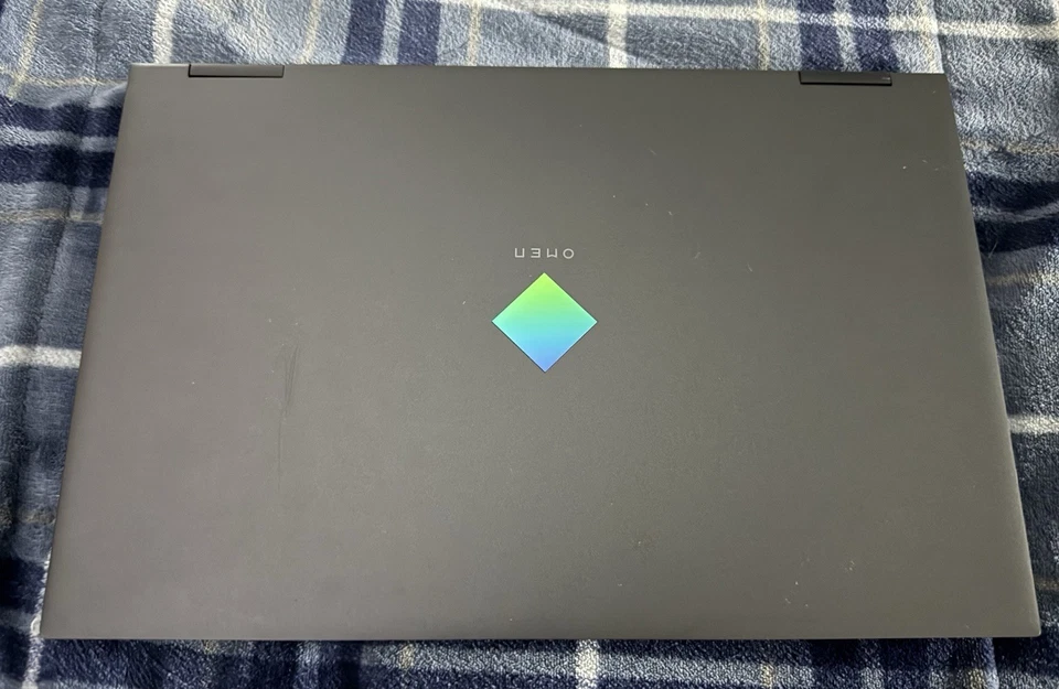 Portátil para juegos HP OMEN 15,6” (AMD Ryzen 7 4800H, GTX 1660 Ti 6 GB, 8 GB RAM, 512 GB) Foto 1 de 4