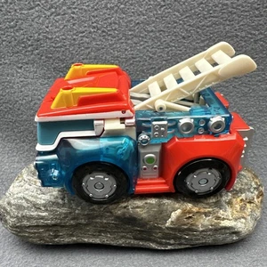 Playskool Heroes Transformers Rescue Bots Energize Heatwave Fire Truck - Bild 1 von 10