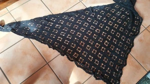 edeles, schwarzes Dreieckstuch aus Merinowolle, ca. 220 cm x 100 cm - Handarbeit - Bild 1 von 3