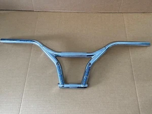 Kneesaver nice styled Handlebars Uncut Vintage Bmx Freestyle Bicycle GT02197 - Picture 1 of 8