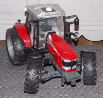 BRITAINS ERTL LARGE 12# MASSEY FERGUSON 6613 RED TRACTOR with LIGHTS & SOUNDS - Image 1 of 4