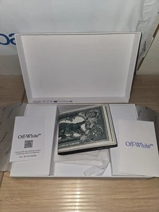 Cartera plegable de cuero con estampado de moneda blanco roto nueva en caja con bolsa antipolvo - Imagen 1 de 12