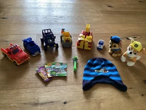 Paw Patrol 6 Fahrzeuge, teils mit Licht+Sound, 2 Kuscheltiere, Mütze... Fan-Set - Bild 1 von 24