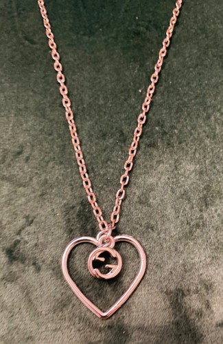 Bellissima Collana Cuore Logo Gucci GG Riutilizzata Tono Argento