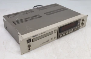 Tascam CD-RW5000 Professional CD-R CD Rewritable Recorder - Picture 1 of 4