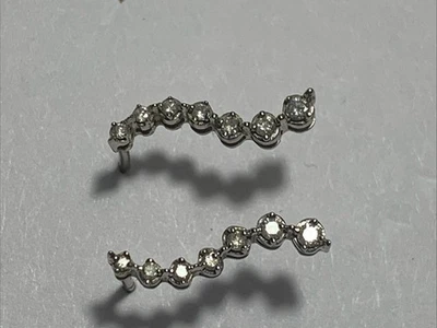 Brincos de ouro branco 10k com diamantes? Sem costas - Imagem 1 de 3