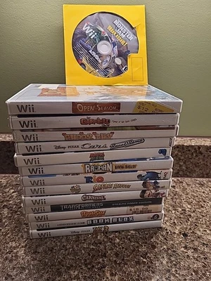 Lote de 14 Juegos Wii Toy Story 3, Coches, Temporada Abierta, Carnival Rio, Rayman Foto 1 de 4