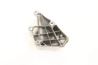 ОРИГИНАЛЬНЫЙ КРОНШТЕЙН ДЛЯ КРЕПЛЕНИЯ ЛЕВОЙ РАМЫ ДВИГАТЕЛЯ BMW 540I G30 2017–2023 ГОДОВ ВЫПУСКА 22116861557 - Изображение 1 из 4