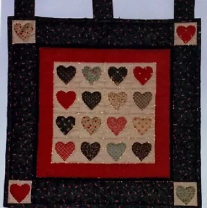 Quilting Pattern: Hearts with Navy Borders Wallhanging - Kit - Picture 1 of 3