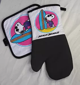 Snoopy Beach Beagle 2 pc NEOPRENE SET Oven Mitt Potholder PEANUTS Charlie Brown - Picture 1 of 4