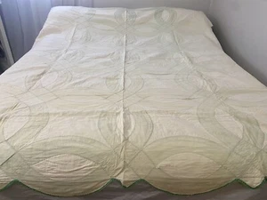 Vtg Handmade Quilt Coverlet Bedspread 72x84 Granny Cottage Core Farmhouse Green - Picture 1 of 17