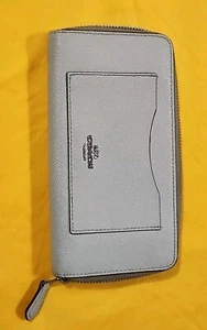 Coach Wallet Light Green 🔥 - Picture 1 of 22