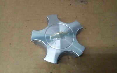 Tapacubos cubierta rueda Chevrolet Malibu 2004-2005  Foto 1 de 2