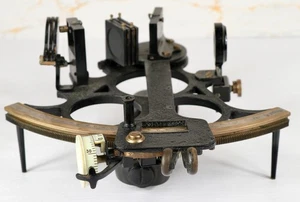 Henry Hughes & Son Sextant, en caja, con certificado de calibración 1943 - Imagen 1 de 16