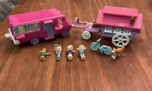 Carro de circo Polly Pocket de colección y hogar en movimiento con muñecas, bicicleta, perro - Imagen 1 de 7